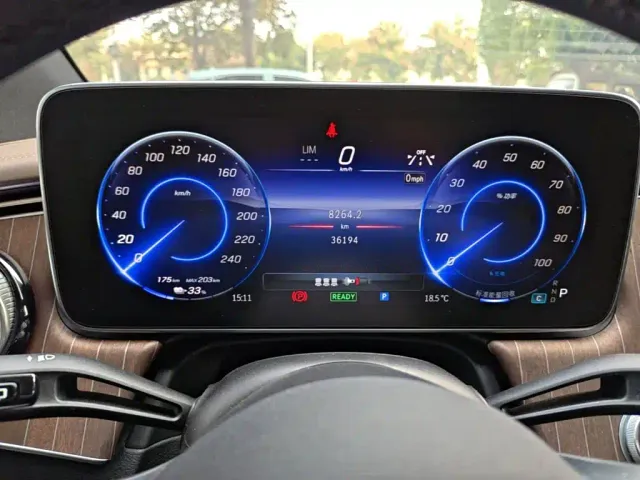 Mercedes-Benz EQE SUV — Фото автомобиля 11