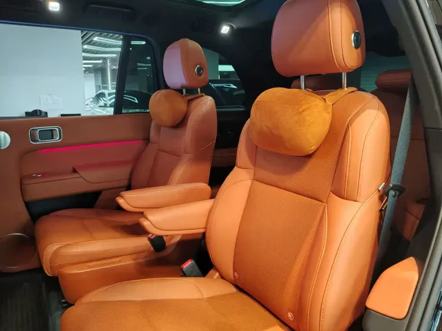 Li Auto L8 — Фото автомобиля 16