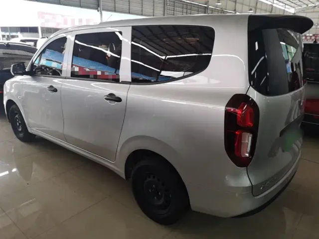Wuling Hongguang — Фото автомобиля 4