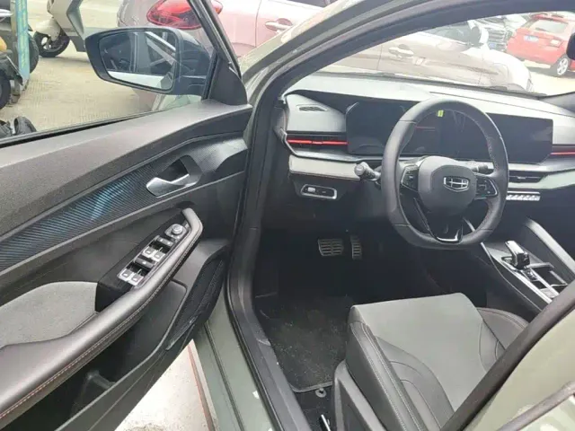 Geely Binrui — Фото автомобиля 15