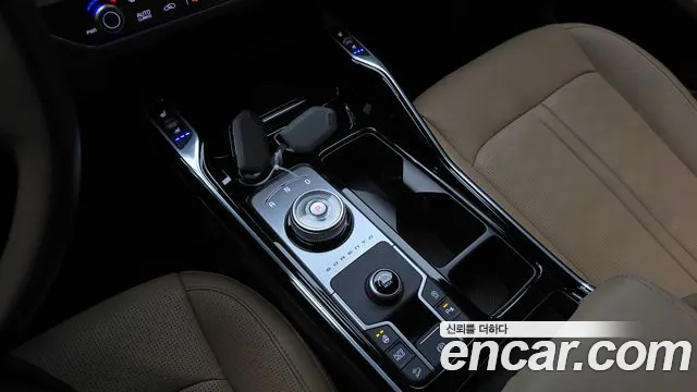 Kia Sorento Новый Sorento 4 поколение Бензин 2.5T 2WD — Фото автомобиля 9