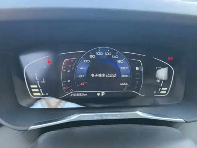 Dongfeng Yixuan — Фото автомобиля 11
