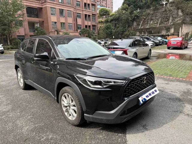 Toyota Corolla Cross — Фото автомобиля 3
