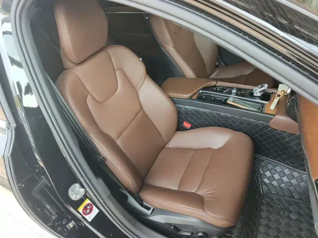Volvo S90 — Фото автомобиля 24
