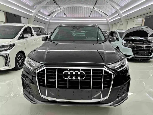 Audi Q7 — Фото автомобиля 2