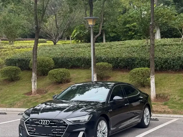 Фотография автомобиля — Audi A7L