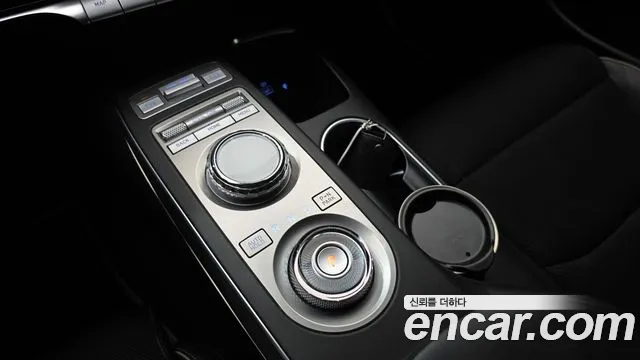 Genesis GV70 2.2 Дизель 2WD — Фото автомобиля 9