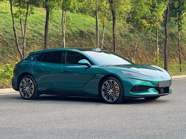 Denza Z9GT — Фото автомобиля 3