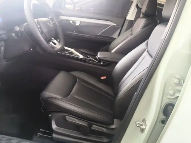 Wuling Asta — Фото автомобиля 14