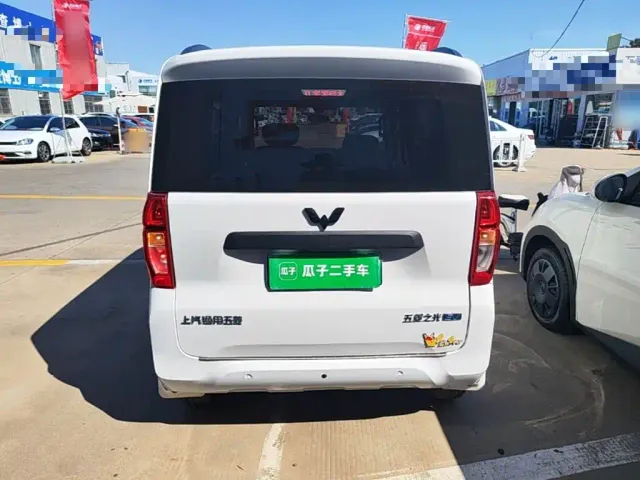 Wuling Zhiguang NEV — Фото автомобиля 5