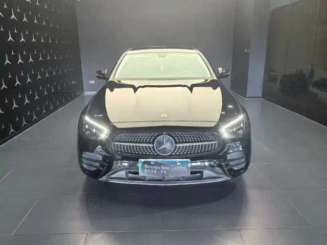 Mercedes-Benz E-Class — Фото автомобиля 2
