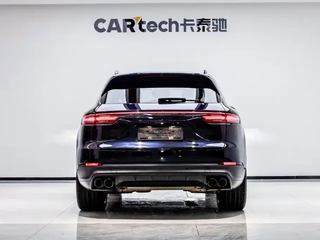 Porsche Cayenne New Energy 2023 Cayenne E-Hybrid 2.0T Platinum Edition — Фото автомобиля 5