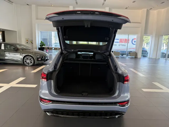 Audi Audi Q6L Sportback e-tron 2025 Pioneer Navigation Edition — Фото автомобиля 7