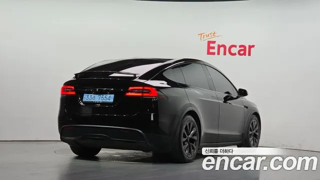 Tesla Model X — Фото автомобиля 2
