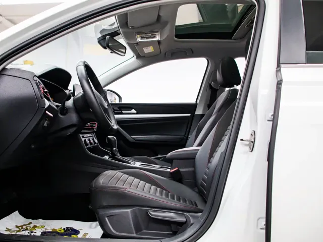Volkswagen Lavida — Фото автомобиля 12