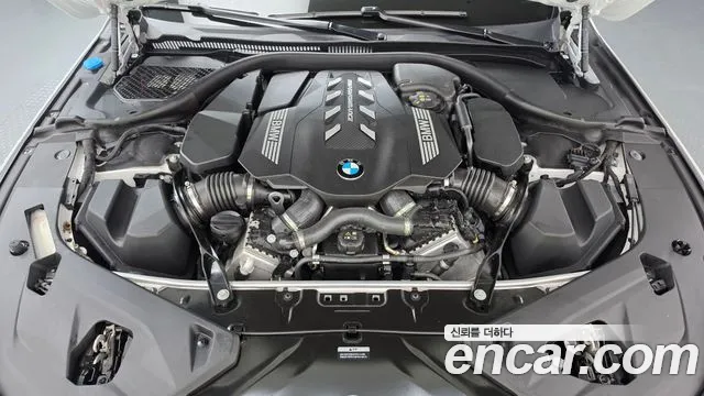 BMW 8 Series G15 — Фото автомобиля 9
