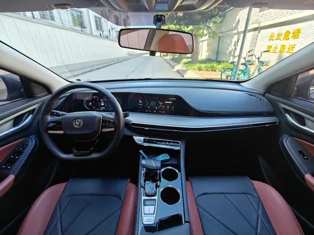 Changan Eado — Фото автомобиля 12
