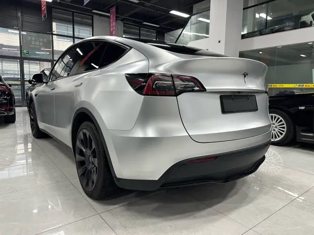 Tesla Model Y — Фото автомобиля 9