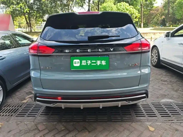 Geely Boyue — Фото автомобиля 5