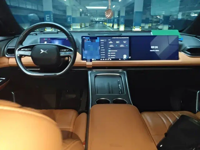 Xpeng G9 — Фото автомобиля 10