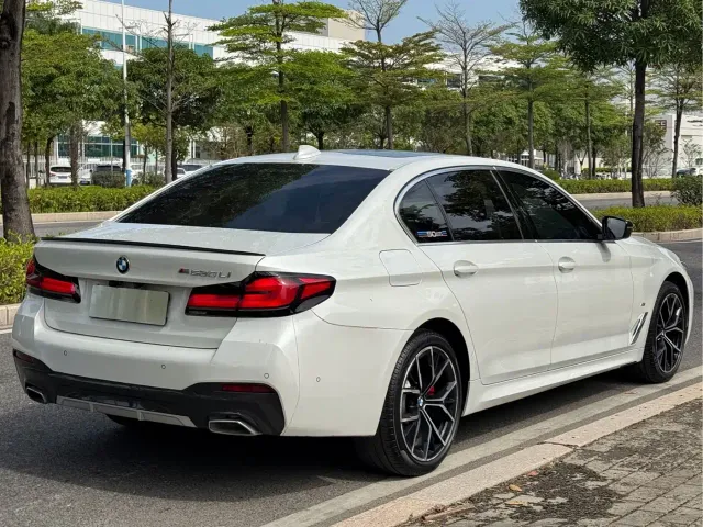 BMW 5 Series — Фото автомобиля 7