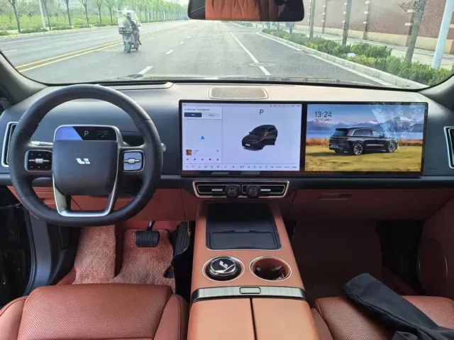 Li Auto L8 — Фото автомобиля 6