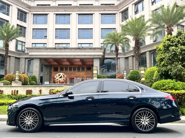 Mercedes-Benz C-Class — Фото автомобиля 4