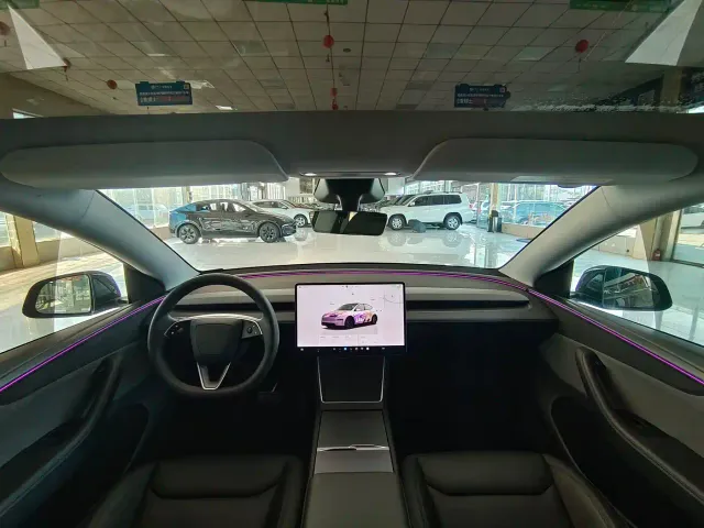 Tesla Model Y — Фото автомобиля 13