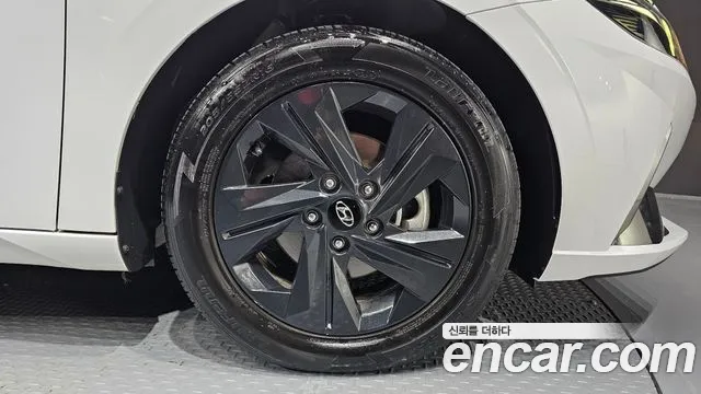 Hyundai Avante CN7 — Фото автомобиля 6