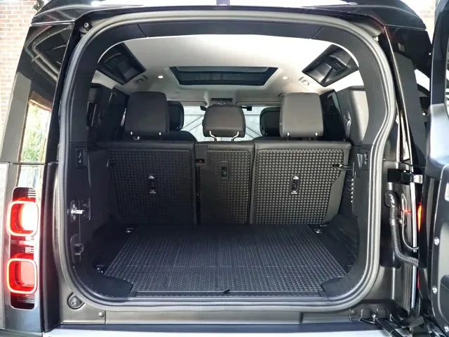 Land Rover Defender — Фото автомобиля 11