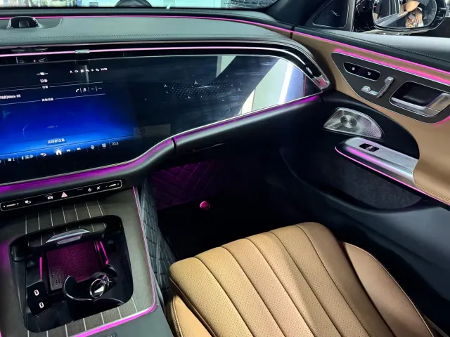 Mercedes-Benz E-Class — Фото автомобиля 12