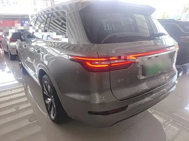 Li Auto ONE — Фото автомобиля 4