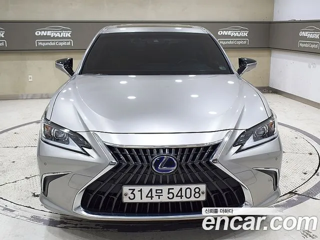 Lexus ES — Фото автомобиля 2