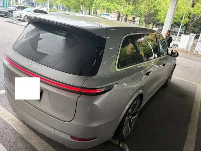 Li Auto L9 — Фото автомобиля 8