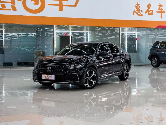 Volkswagen Passat — Фото автомобиля 3