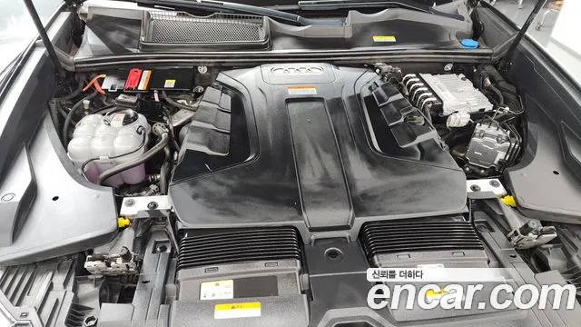 Audi Q8 50 TDI quattro Premium — Фото автомобиля 6
