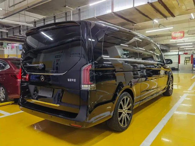 Mercedes-Benz V-Class — Фото автомобиля 6