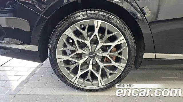 Genesis G90 RS4 — Фото автомобиля 5
