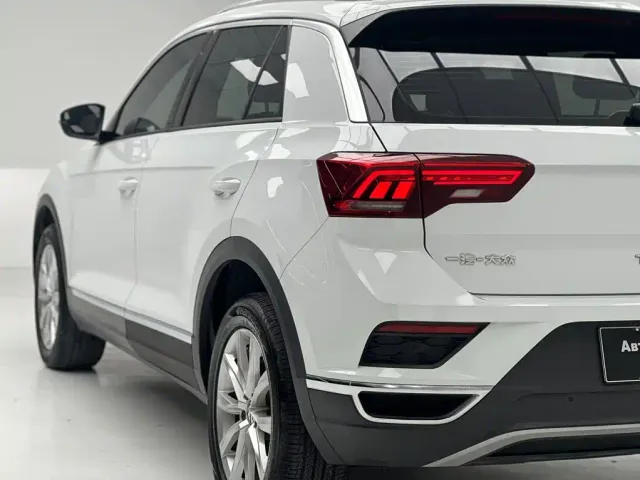 Volkswagen T-Roc — Фото автомобиля 10