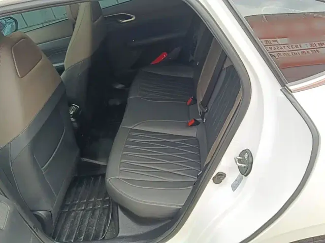 Changan Eado — Фото автомобиля 16