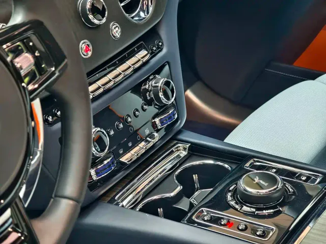 Rolls-Royce Ghost — Фото автомобиля 16