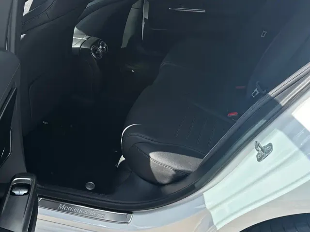 Mercedes-Benz C-Class — Фото автомобиля 6