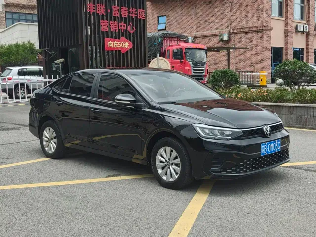 Volkswagen Lavida — Фото автомобиля 3