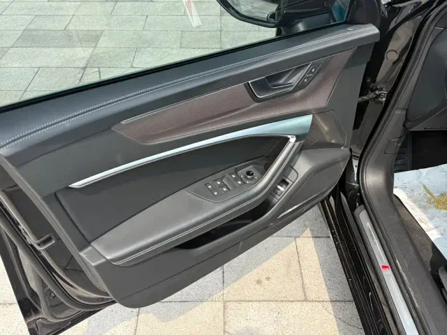 Audi A6L — Фото автомобиля 12