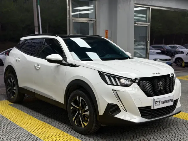 Peugeot 2008 — Фото автомобиля 3