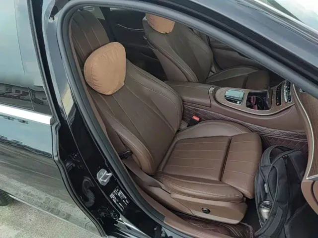 Mercedes-Benz E-Class — Фото автомобиля 24