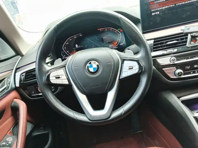 BMW 5 Series — Фото автомобиля 6