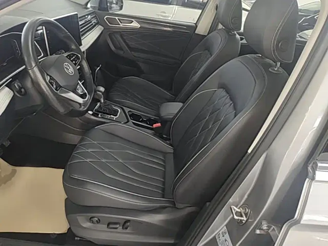 Volkswagen Tiguan L — Фото автомобиля 14