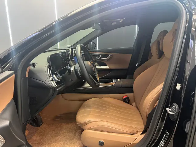 Mercedes-Benz E-Class — Фото автомобиля 4
