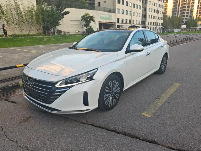 Фотография автомобиля — Nissan Teana